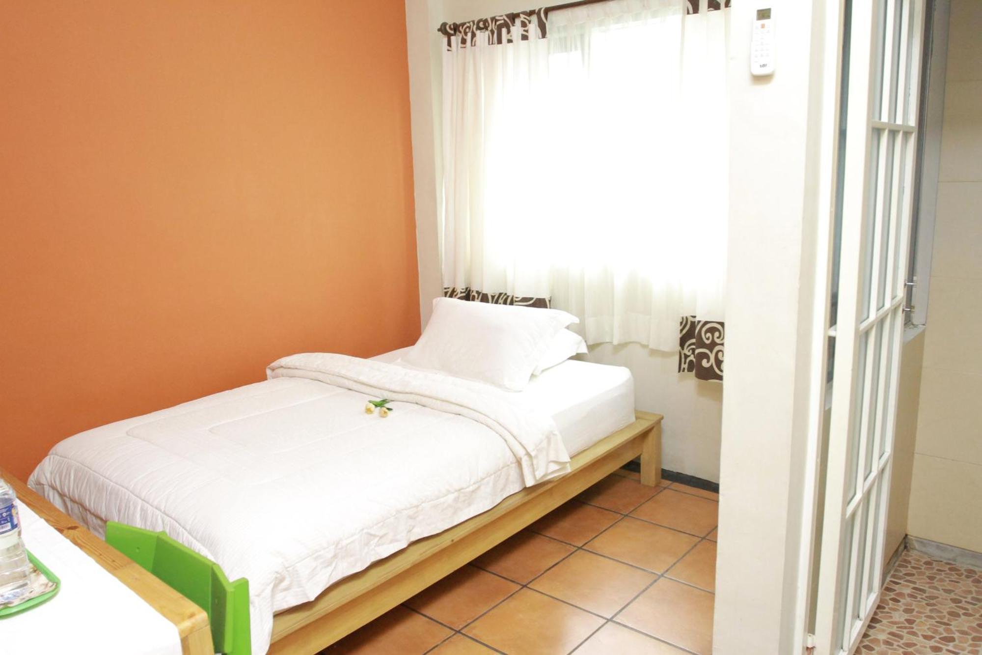 Roemah 28 Syariah Hotel Medan Buitenkant foto